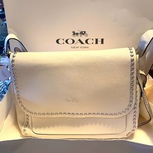 GORGEOUS light cream Coach messenger bag EXTREMELY rare find.